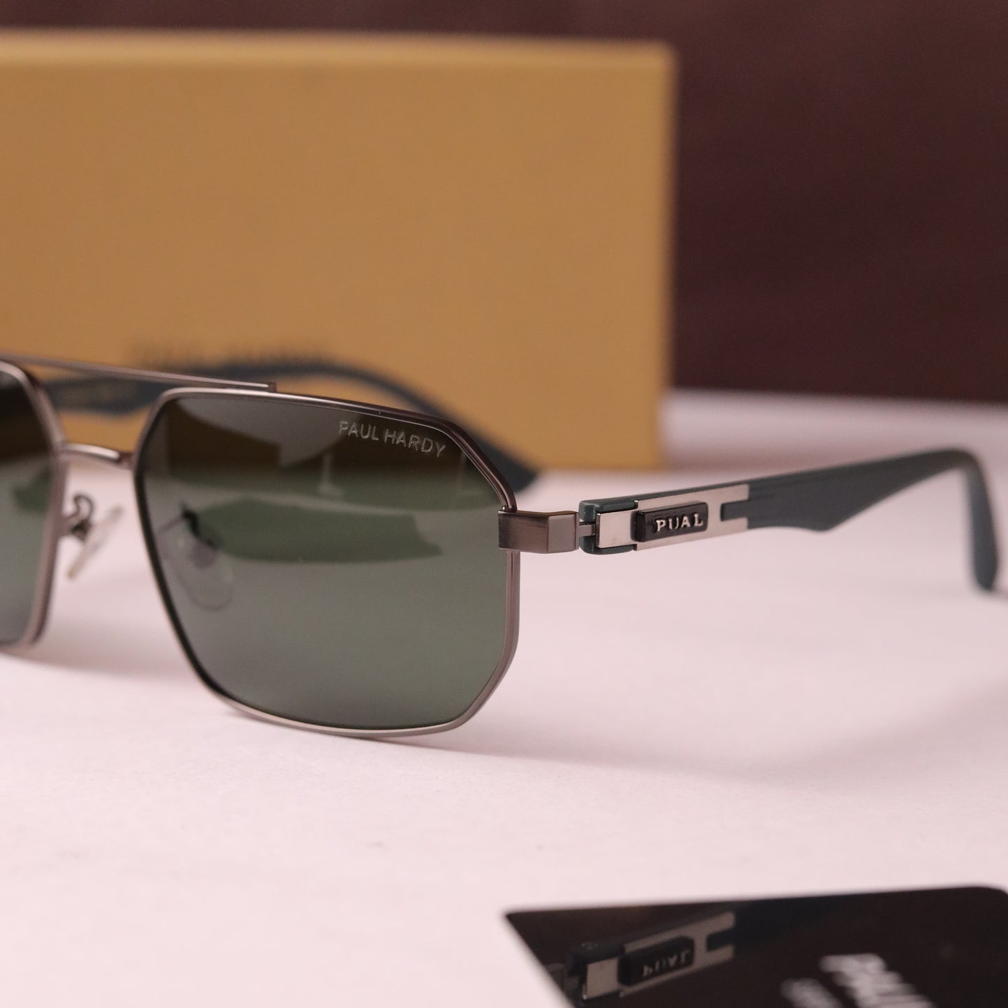 Studios grant 817 gun green