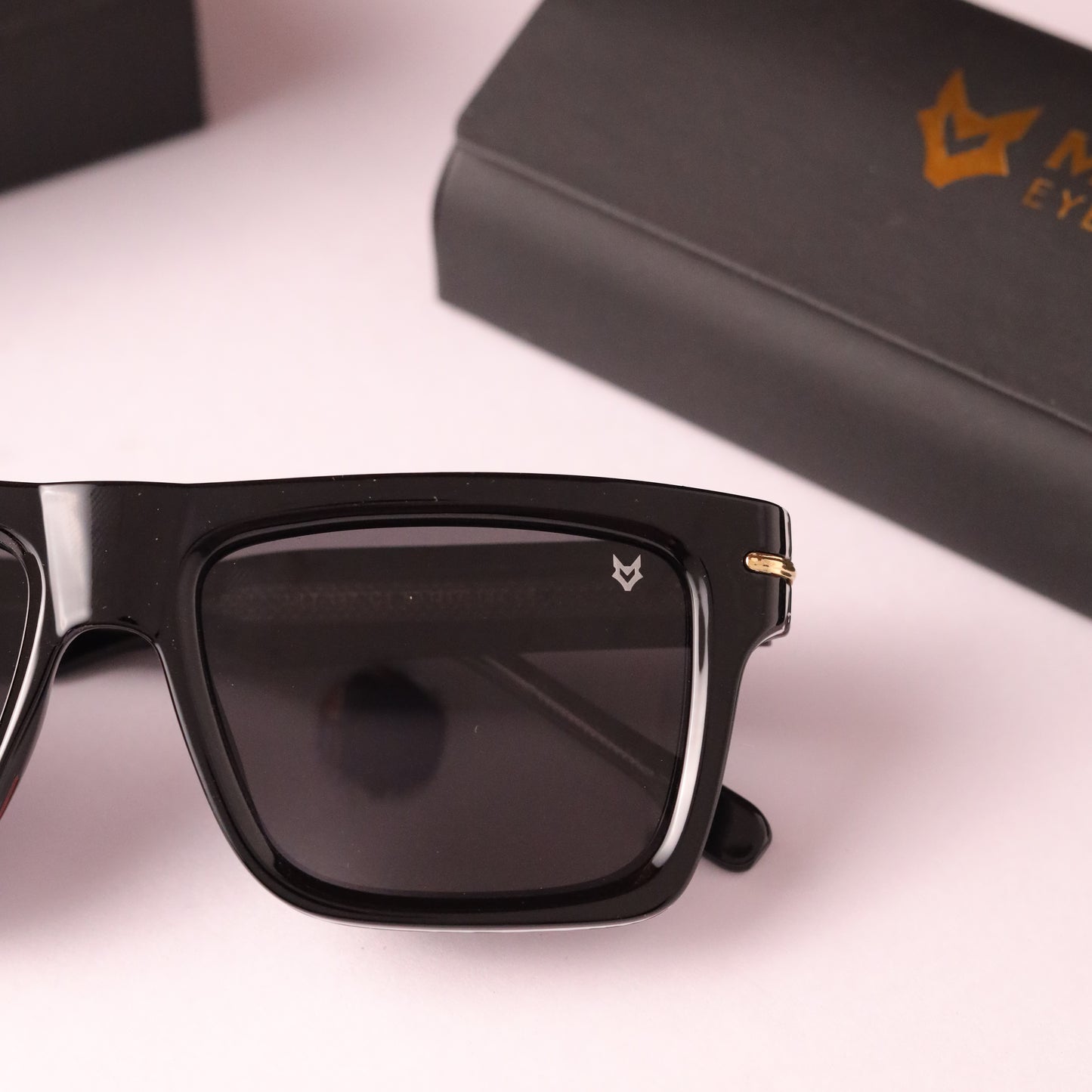 Justin 147 glossy black