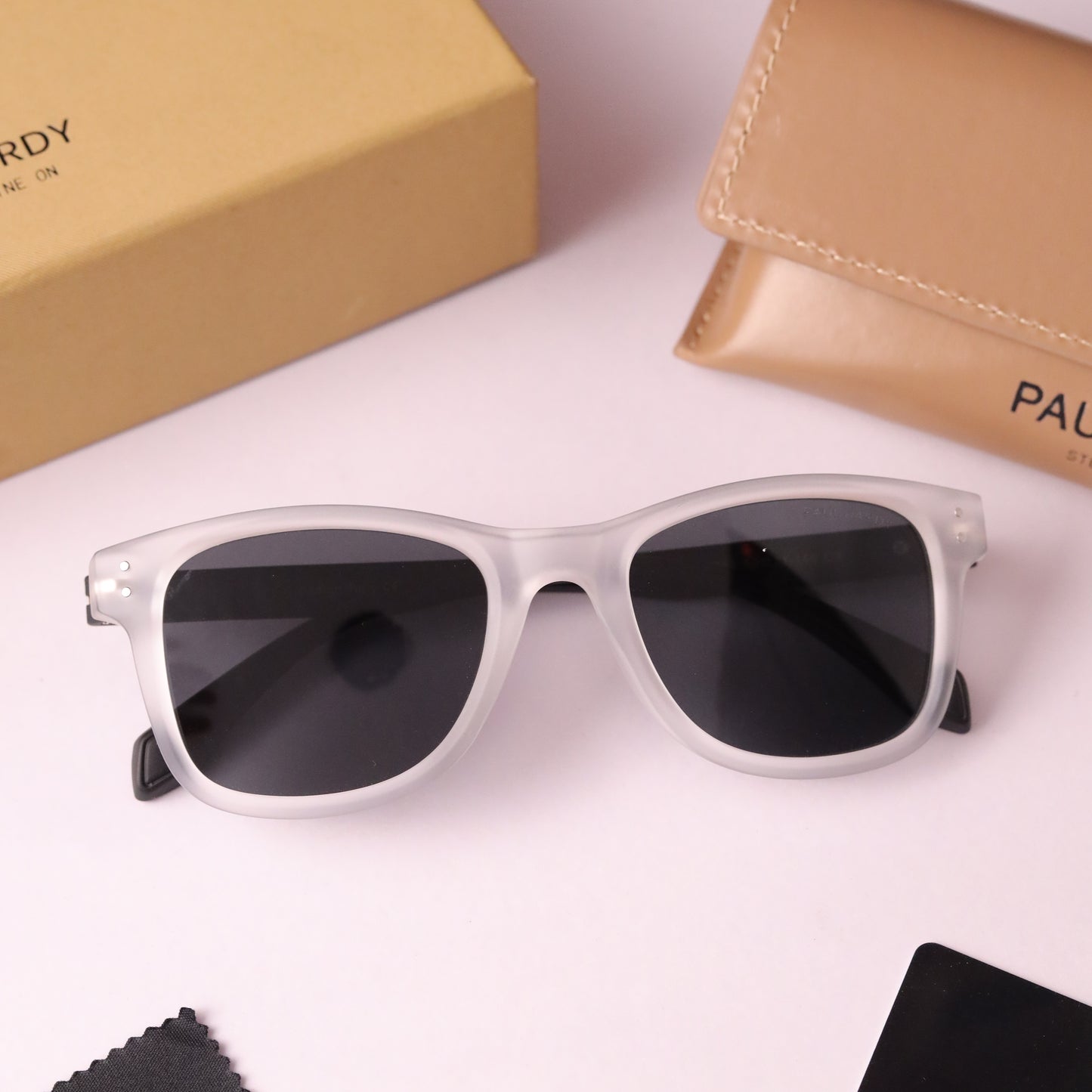 Wayfero 814 white black