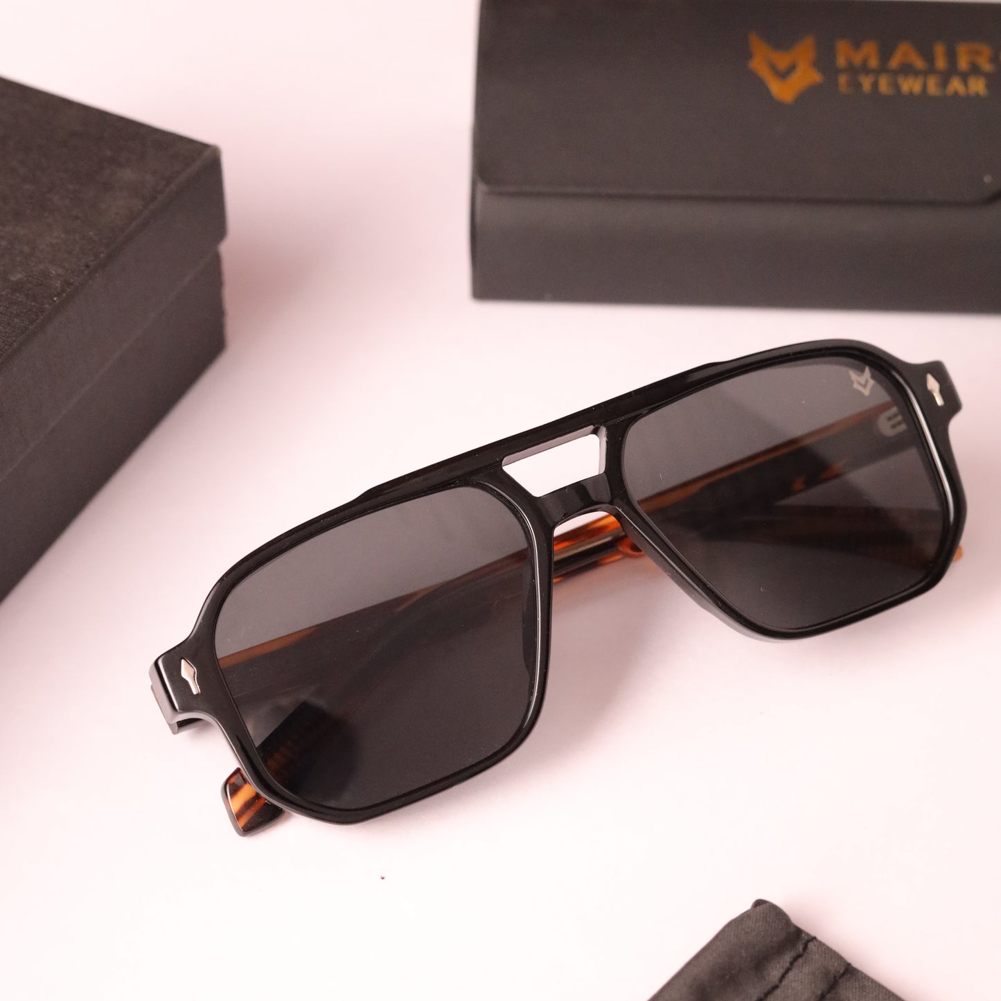 Hercules 9820 black wooden