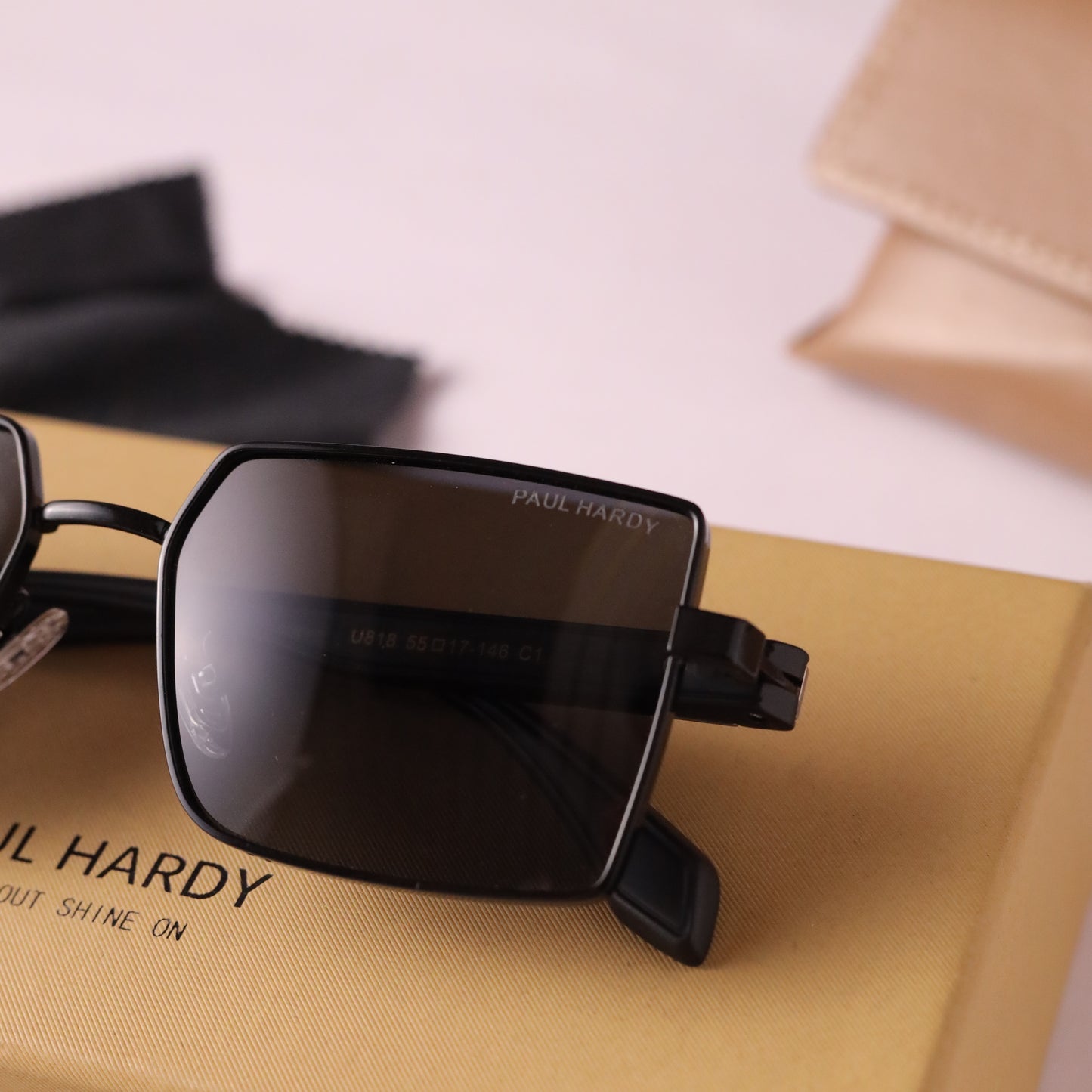 Shadow 818 full black