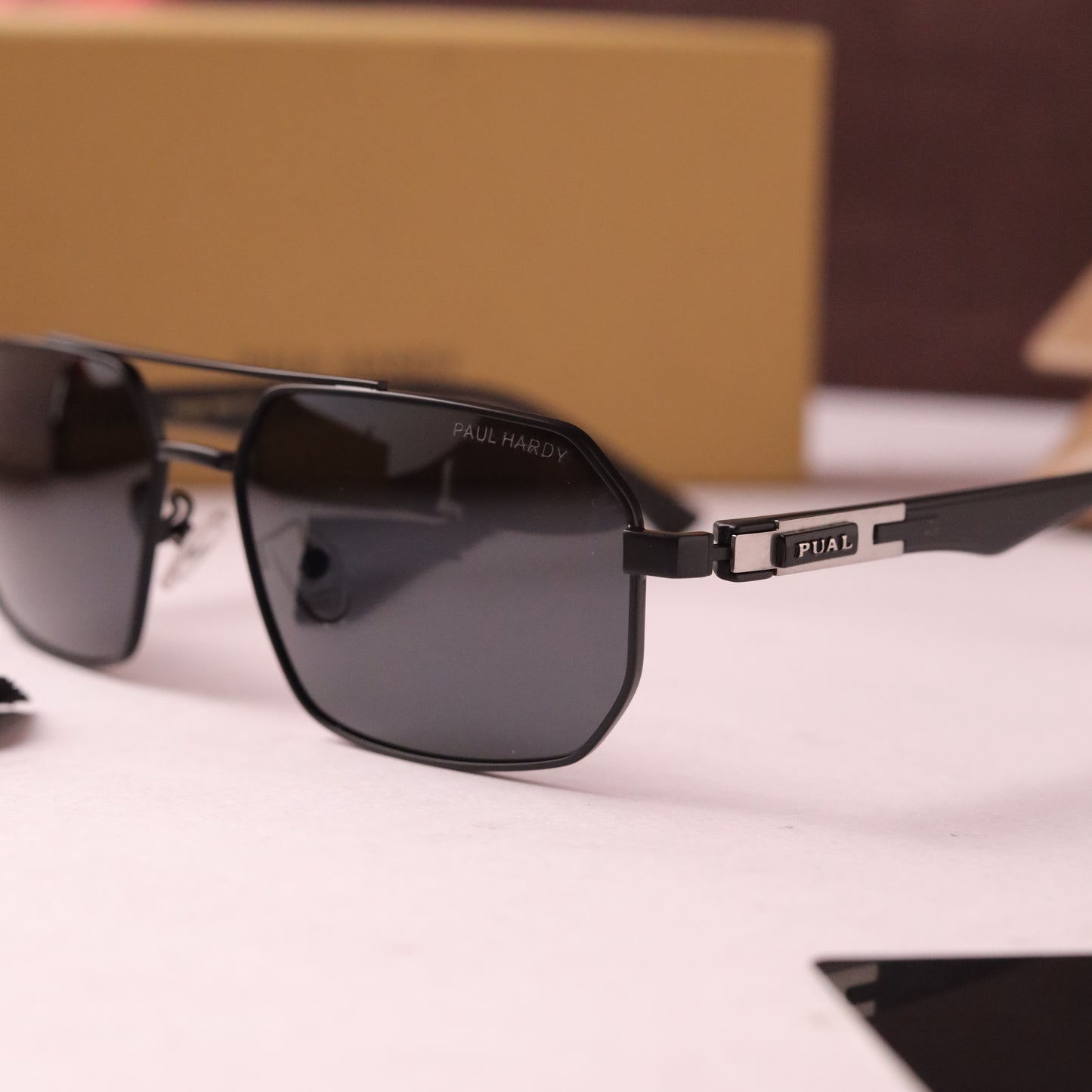 Studios grant 817 full black