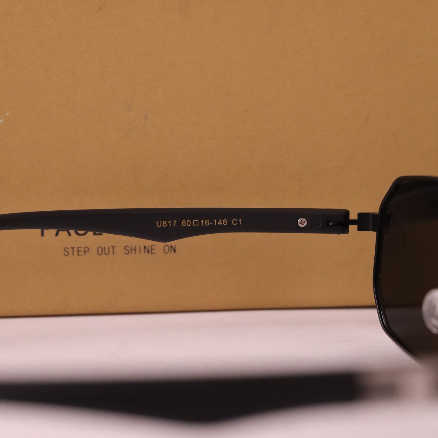Studios grant 817 full black