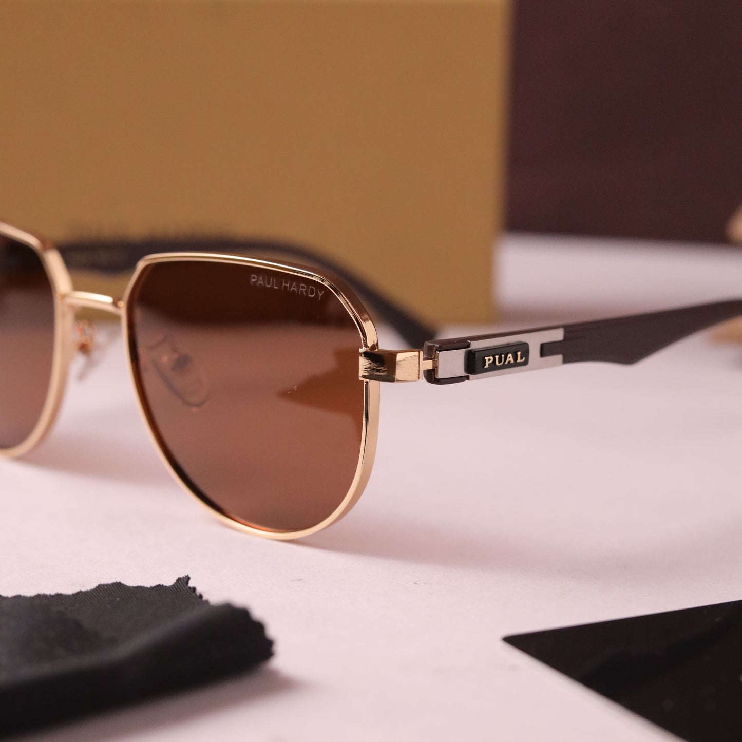 Astro 819 gold brown