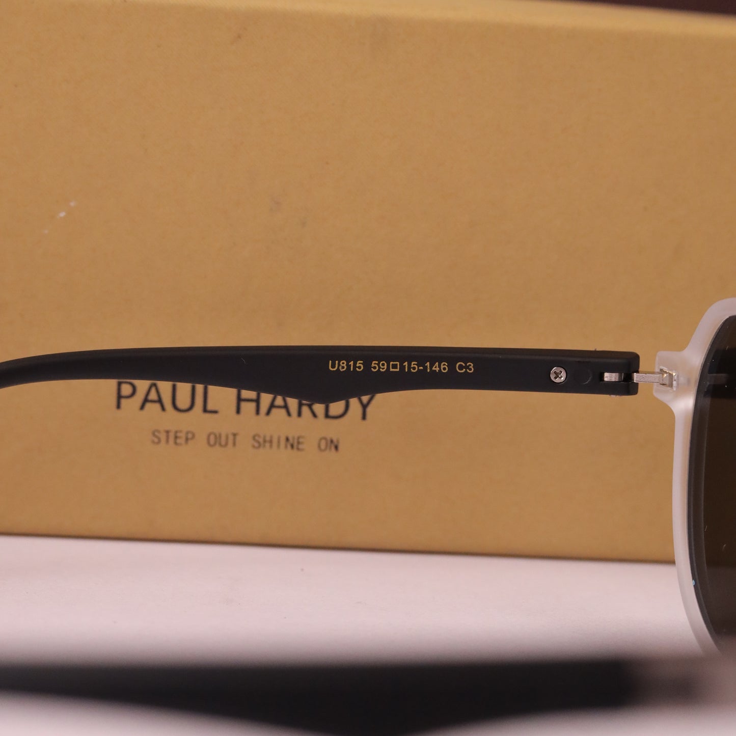 Dalton 815 white black