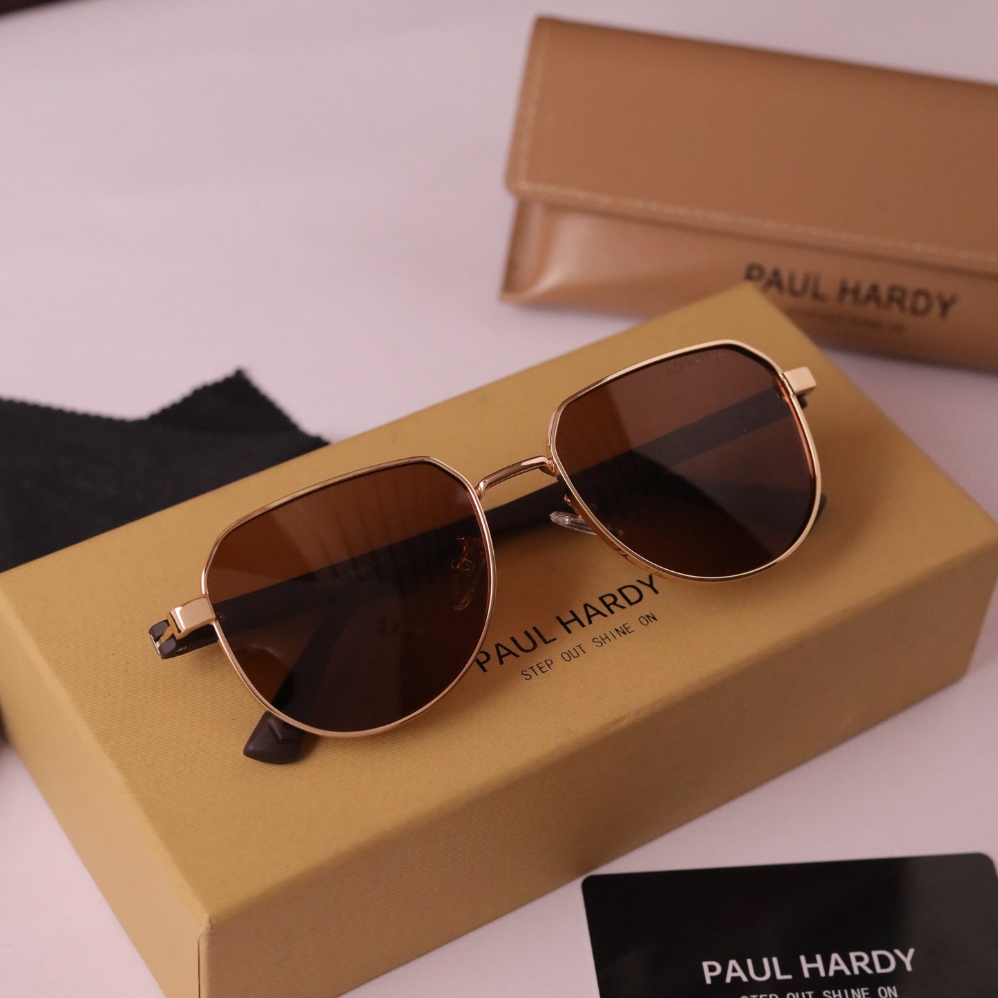 Astro 819 gold brown