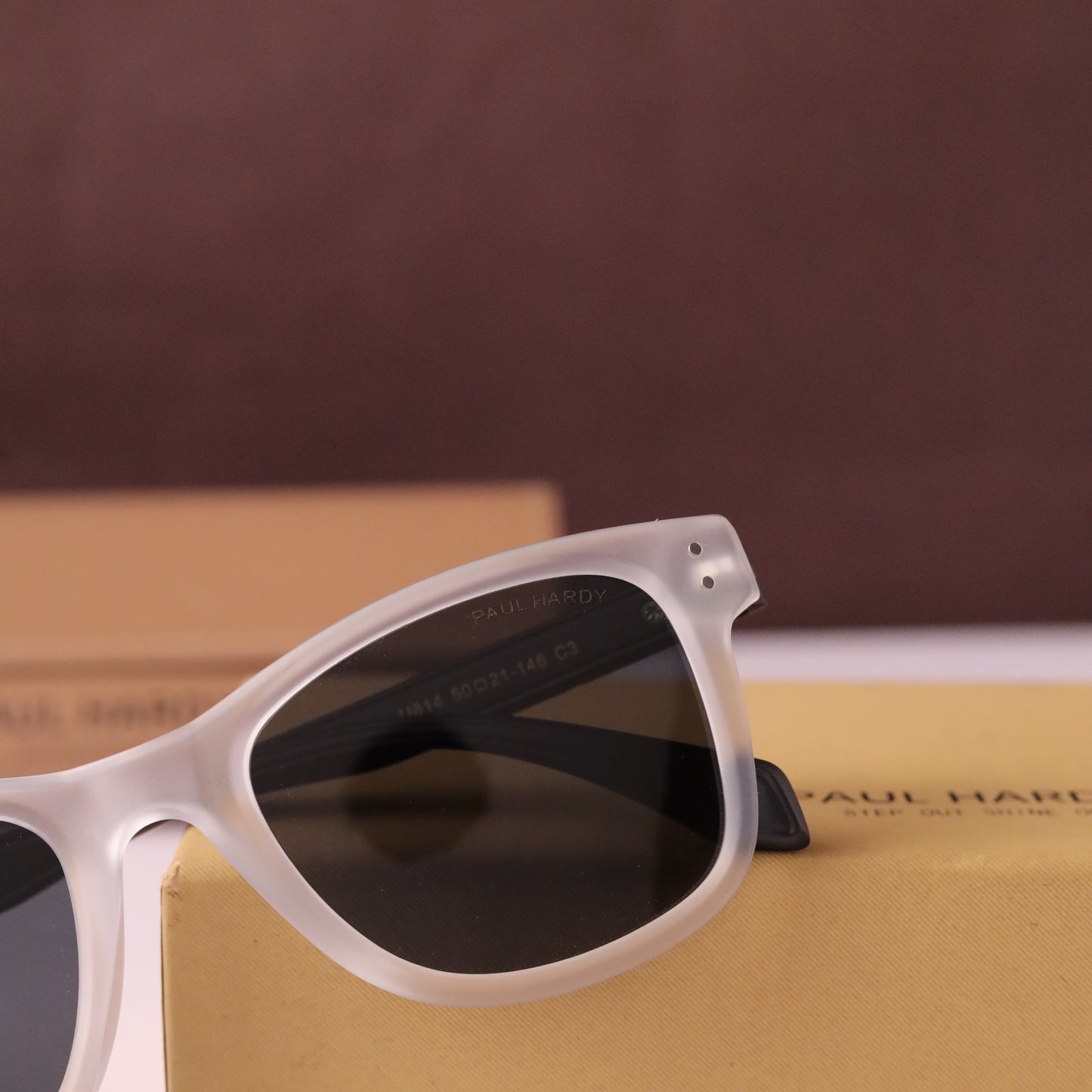 Wayfero 814 white black