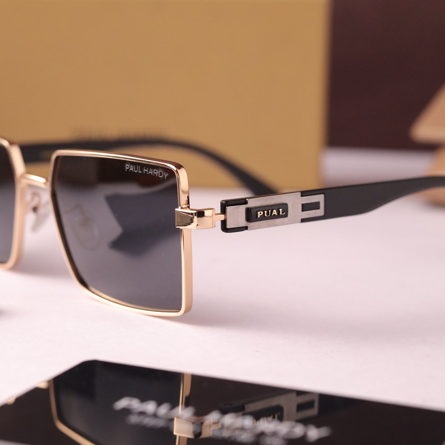 Shadow 818 gold black