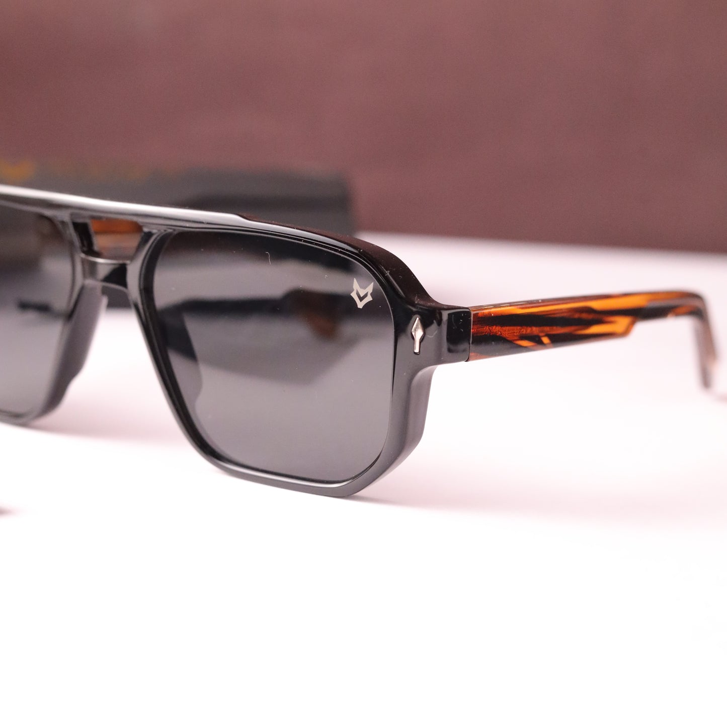 Hercules 9820 black wooden