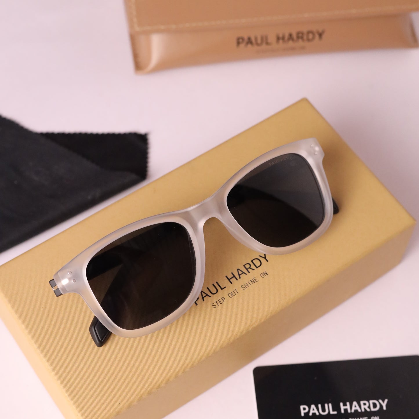 Wayfero 814 white black