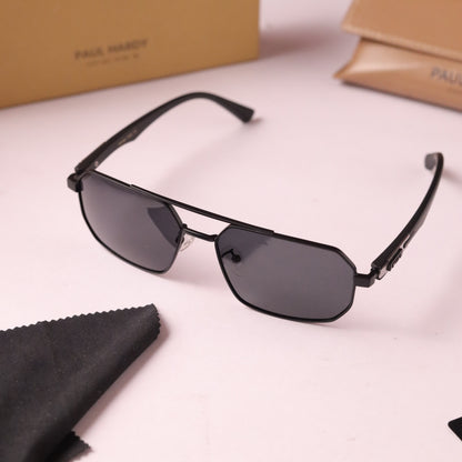 Studios grant 817 full black